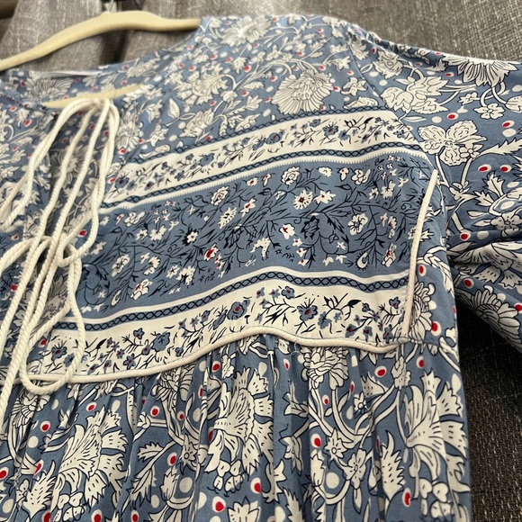 R. Vivimos Floral Blue & White Bohemian Dress - long sleeve, tie front - Large - Picture 8 of 15